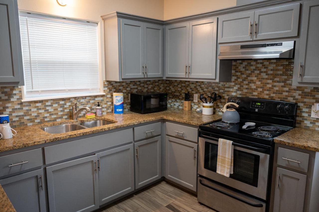 Fabulous King Size Bed In A Gated Neighborhood! Edinburg Exterior foto