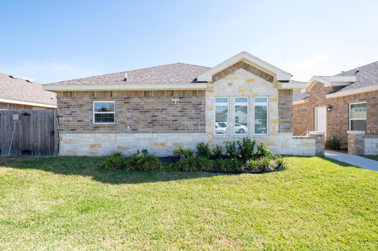 Fabulous King Size Bed In A Gated Neighborhood! Edinburg Exterior foto