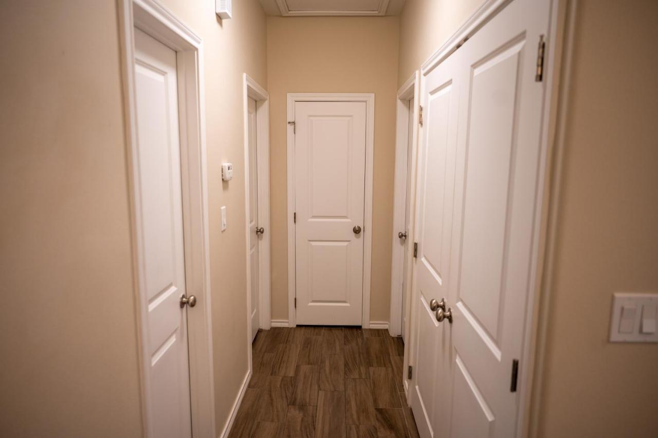 Fabulous King Size Bed In A Gated Neighborhood! Edinburg Exterior foto