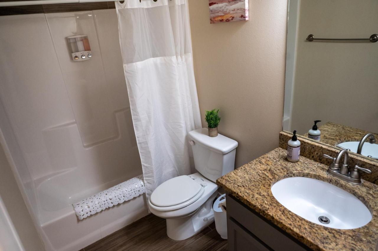 Fabulous King Size Bed In A Gated Neighborhood! Edinburg Exterior foto