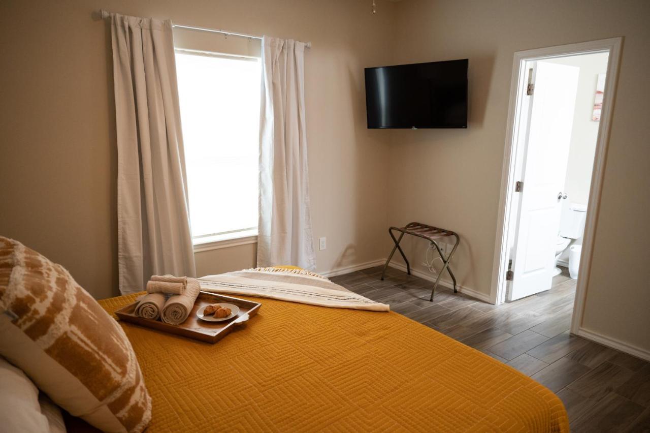 Fabulous King Size Bed In A Gated Neighborhood! Edinburg Exterior foto
